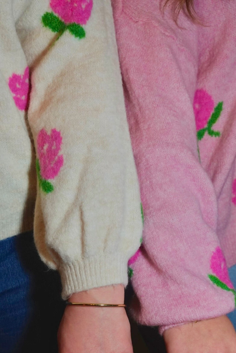 Rosy Bloom Pullover Creme